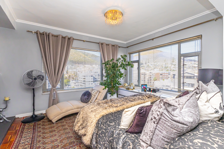 To Let 3 Bedroom Property for Rent in Sea Point Western Cape